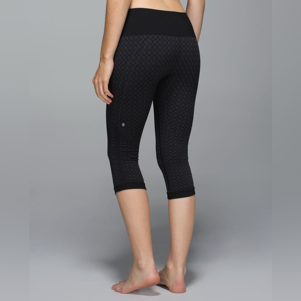 Lululemon In The Flow Crop II (First Release)- Heathered Deep Coal